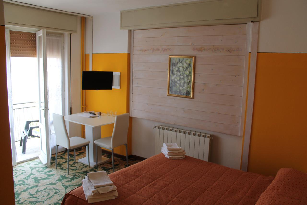 Hotel Poggio D'Oro Рива-ди-Сольто Экстерьер фото